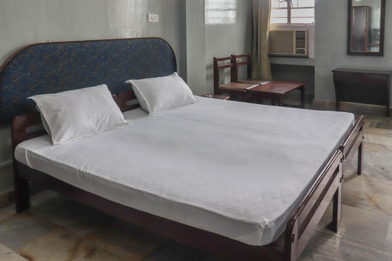 Spot On 49477 Hotel Galaxy Dimāpur Exterior foto