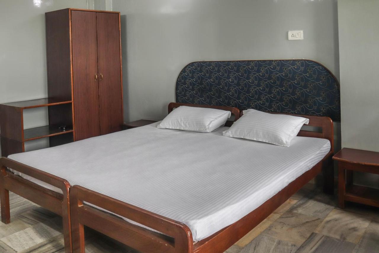 Spot On 49477 Hotel Galaxy Dimāpur Exterior foto